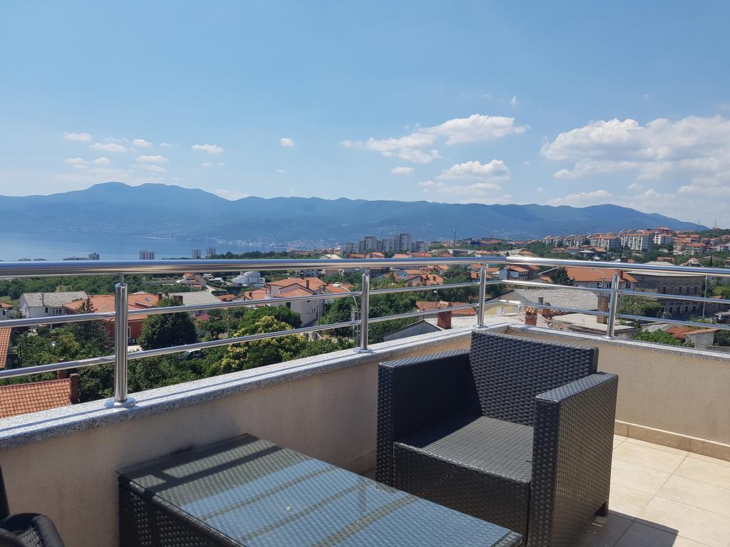 Peachy House Apartment Рийека Екстериор снимка